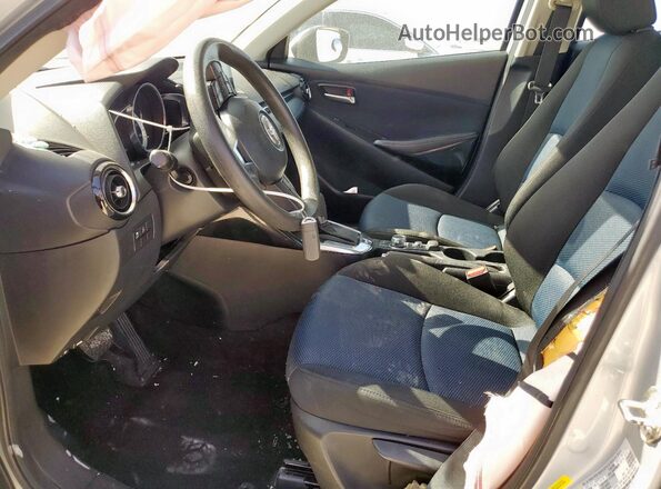 3MYDLBYVXJY316678 2018 TOYOTA YARIS Серебряный 
