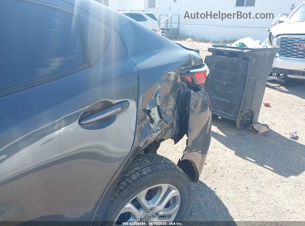 3MYDLBZV1GY145214 2016 TOYOTA SCION Black Դիմացի տեսք