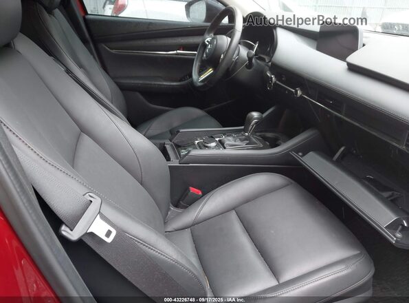 3MZBPBAY6NM310532 2022 MAZDA 3 Красный Вид салона спереди