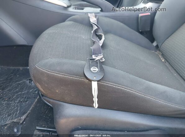 3N1AB7AP0HY207253 2017 NISSAN SENTRA Серебряный Вид панели приборов