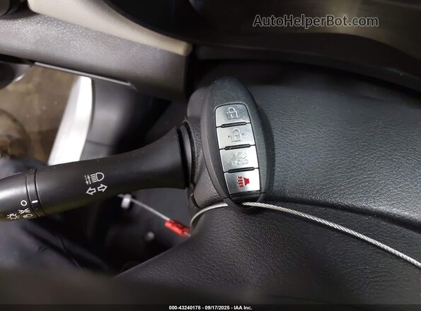 3N1CN8EVXML868021 2021 NISSAN VERSA Silver Vista del salpicadero