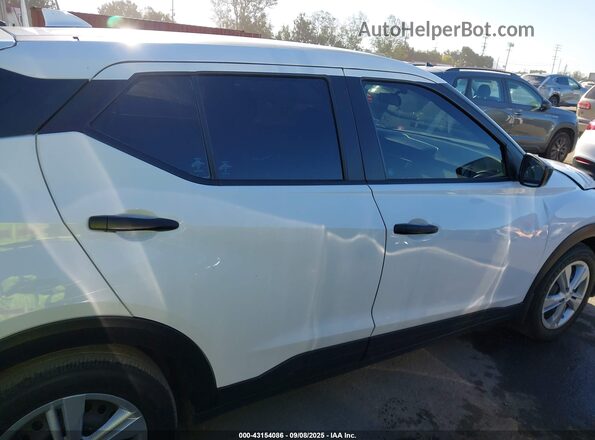 3N1CP5BV4PL565141 2023 NISSAN KICKS White Вид задньої частини салону