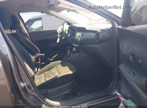 3N1CP5BV8RL549561 2024 NISSAN KICKS Gray Front interior view