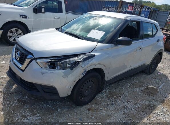 3N1CP5BVXLL566109 2020 NISSAN KICKS Серый Передняя левая четверть