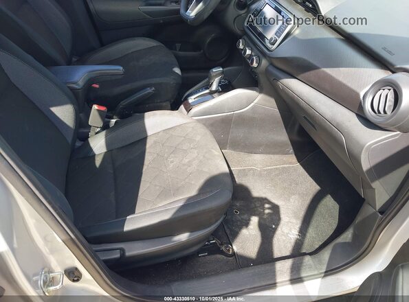 3N1CP5BVXLL566109 2020 NISSAN KICKS Серый Вид салона спереди