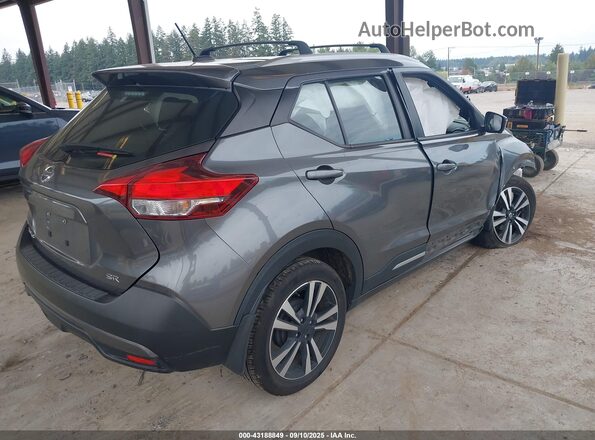 3N1CP5CU2JL528960 2018 NISSAN KICKS Серый Задняя правая четверть