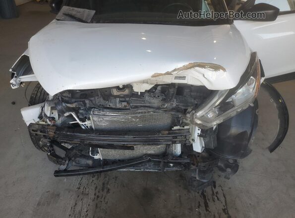 3N1CP5CU4JL543265 2018 NISSAN KICKS White 
