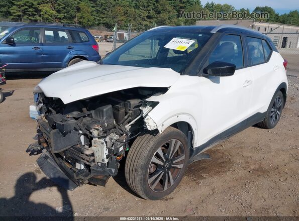 3N1CP5CU5JL527656 2018 NISSAN KICKS White 