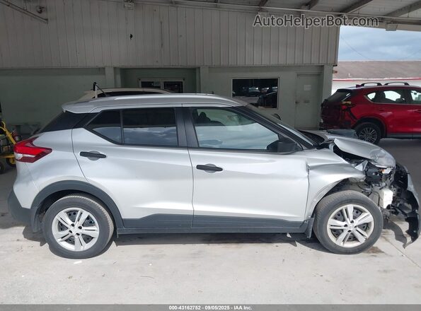 3N1CP5CU7JL516576 2018 NISSAN KICKS Серебряный 