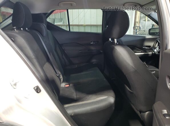 3N1CP5CU9JL526817 2018 NISSAN KICKS Silver 