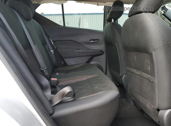 3N1CP5CV1LL526743 2020 NISSAN KICKS Silver Rear seats view