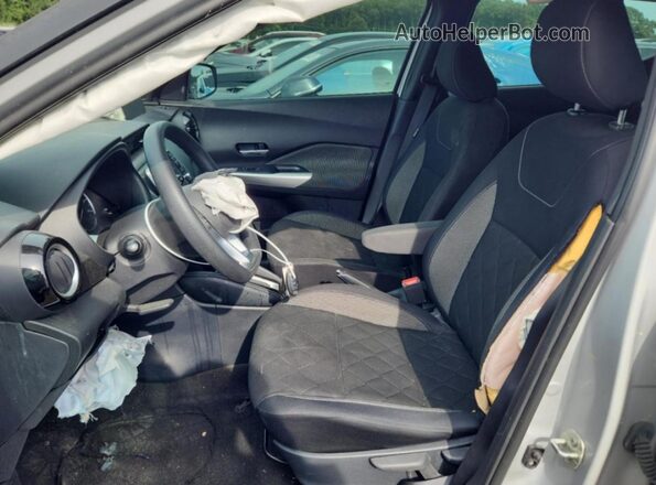3N1CP5CV1LL526743 2020 NISSAN KICKS Silver Front interior view