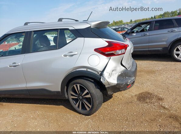 3N1CP5CV4LL503585 2020 NISSAN KICKS Silver Widok z przodu