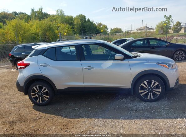 3N1CP5CV4LL503585 2020 NISSAN KICKS Silver Widok wnętrza z tyłu