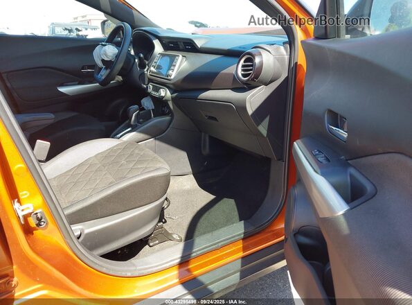 3N1CP5CV5LL572706 2020 NISSAN KICKS Orange Front interior view