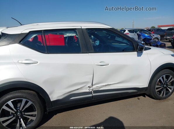 3N1CP5DV0LL511164 2020 NISSAN KICKS White Rear interior view