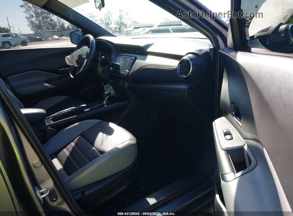 3N1CP5DV0ML511392 2021 NISSAN KICKS Gray Front interior view