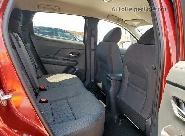 3N8AP6CA7SL319381 2025 NISSAN KICKS Maroon Вид задньої частини салону