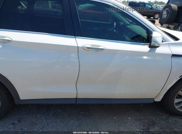 3PCAJ5AA3NF117358 2022 INFINITI QX50 White Rear interior view