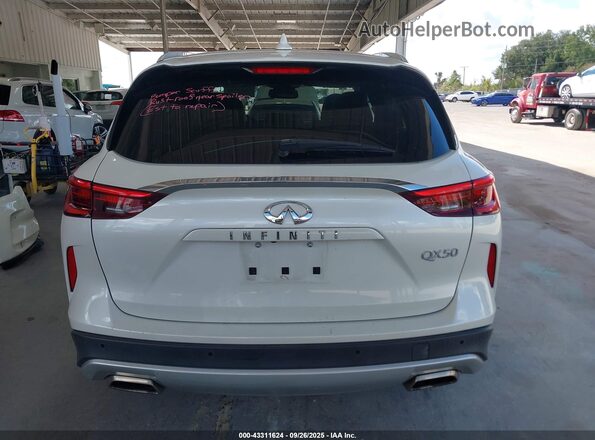 3PCAJ5CA5MF105529 2021 INFINITI QX50 White 