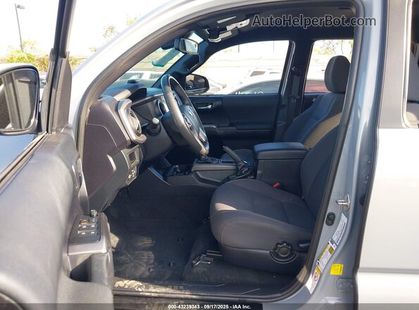 3TMBZ5DN8KM023124 2019 TOYOTA TACOMA Gray Front interior view