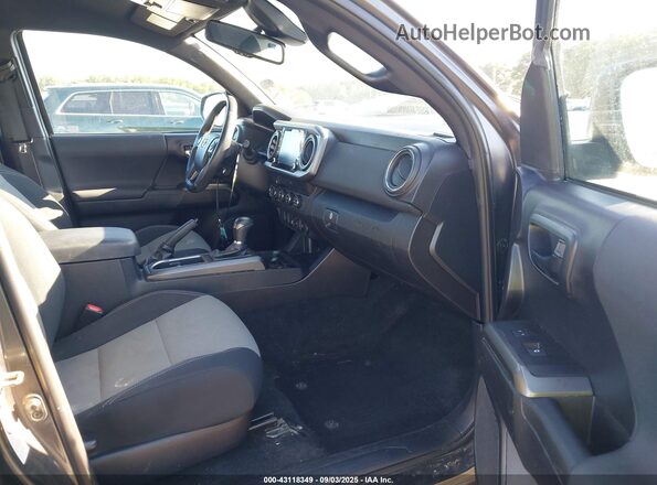 3TMCZ5AN8LM296929 2020 TOYOTA TACOMA Gray Front interior view