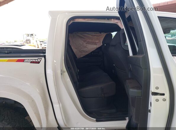 3TMLB5JN0RM062071 2024 TOYOTA TACOMA White VIN კოდის სტიკერის ხედი