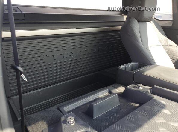3TYJDAHNXST024390 2025 TOYOTA TACOMA Белый 