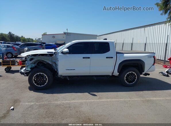 3TYLC5LN7RT011830 2024 TOYOTA TACOMA HYBRID Белый 