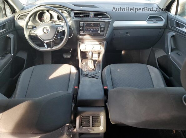3VV0B7AX0JM019615 2018 VOLKSWAGEN TIGUAN Black 