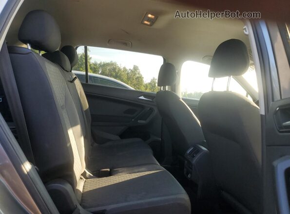 3VV1B7AX1JM030319 2018 VOLKSWAGEN TIGUAN Серый 