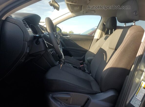 3VV1B7AX1JM030319 2018 VOLKSWAGEN TIGUAN Серый 