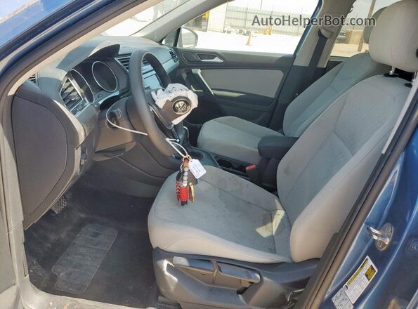 3VV1B7AX2JM058100 2018 VOLKSWAGEN TIGUAN Blue 