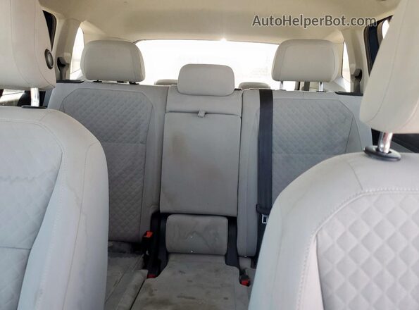 3VV1B7AX2JM058100 2018 VOLKSWAGEN TIGUAN Blue 