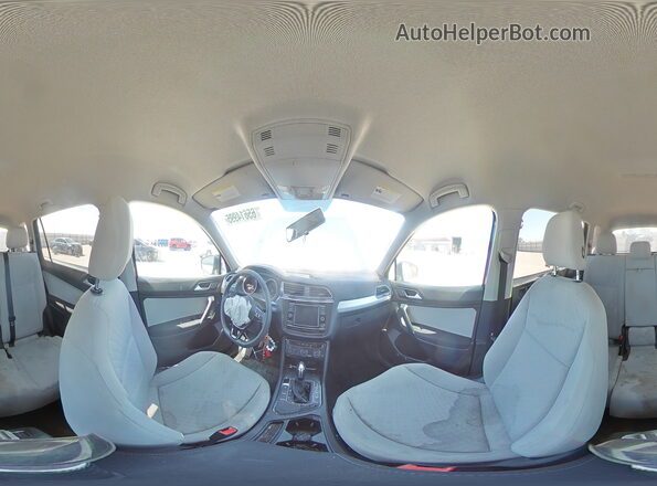 3VV1B7AX2JM058100 2018 VOLKSWAGEN TIGUAN Blue 