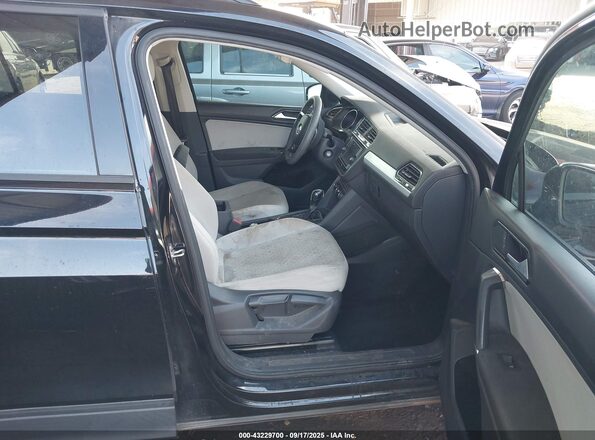 3VV1B7AX4JM121682 2018 VOLKSWAGEN TIGUAN Black 