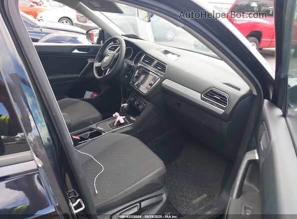 3VV1B7AX4LM015901 2020 VOLKSWAGEN TIGUAN Black წინა სალონის ხედი