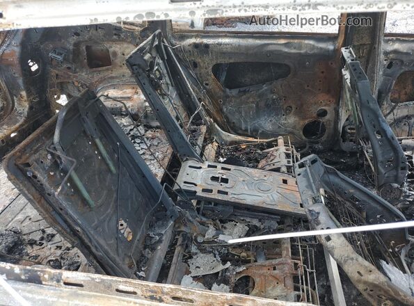 3VV1B7AX7MM108011 2021 VOLKSWAGEN TIGUAN Burn Rear seats view
