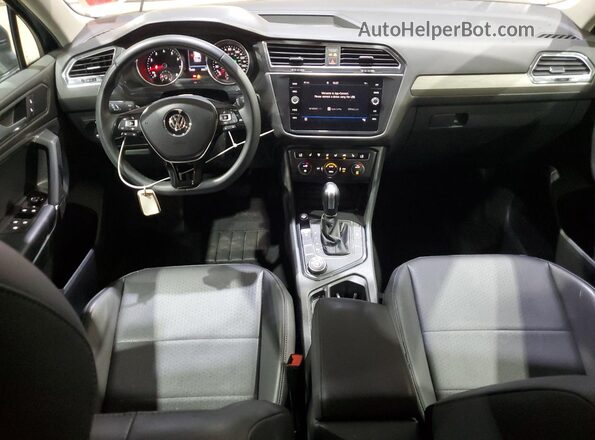 3VV2B7AX1LM116074 2020 VOLKSWAGEN TIGUAN Gray Dashboard view