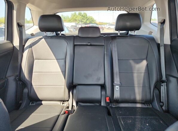 3VV2B7AX3JM003997 2018 VOLKSWAGEN TIGUAN Gray 