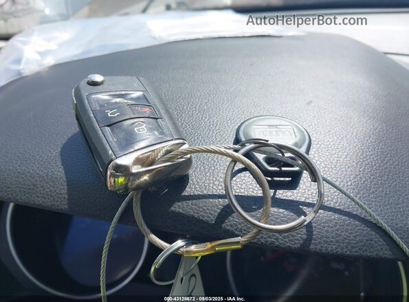 3VV2B7AX4LM091767 2020 VOLKSWAGEN TIGUAN White Vista del salpicadero