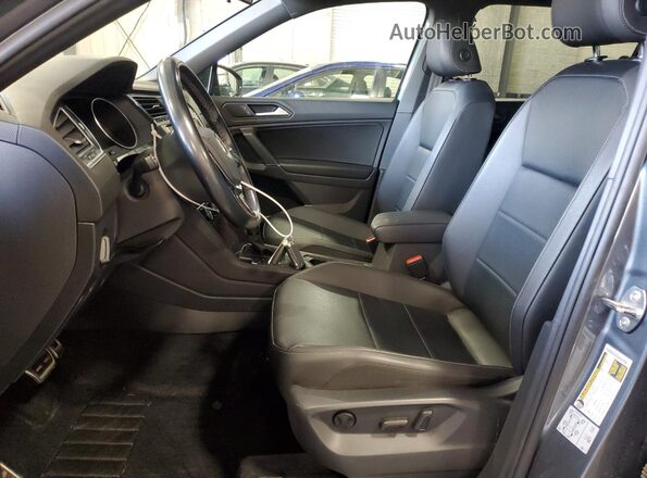 3VV2B7AX6LM070841 2020 VOLKSWAGEN TIGUAN Gray Widok wnętrza z przodu