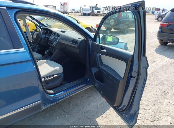 3VV2B7AX8LM006428 2020 VOLKSWAGEN TIGUAN Blue Вид салону спереду