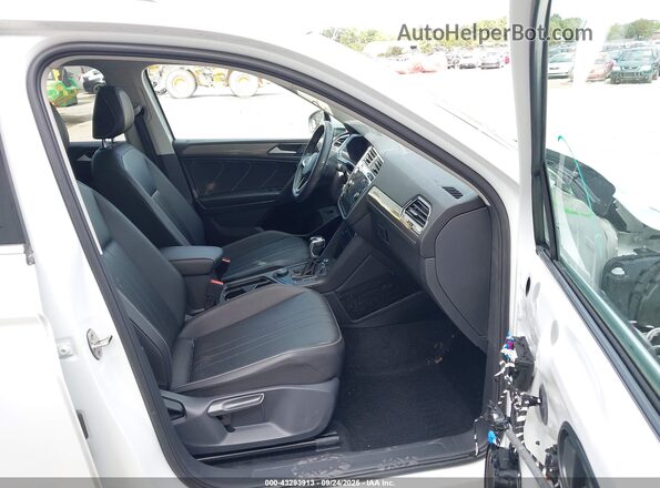 3VV2B7AX8NM034006 2022 VOLKSWAGEN TIGUAN White წინა სალონის ხედი
