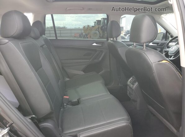 3VV3B7AX1JM101916 2018 VOLKSWAGEN TIGUAN Black 