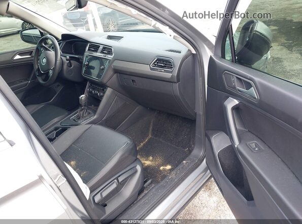 3VV3B7AX2LM017512 2020 VOLKSWAGEN TIGUAN Silver Front interior view