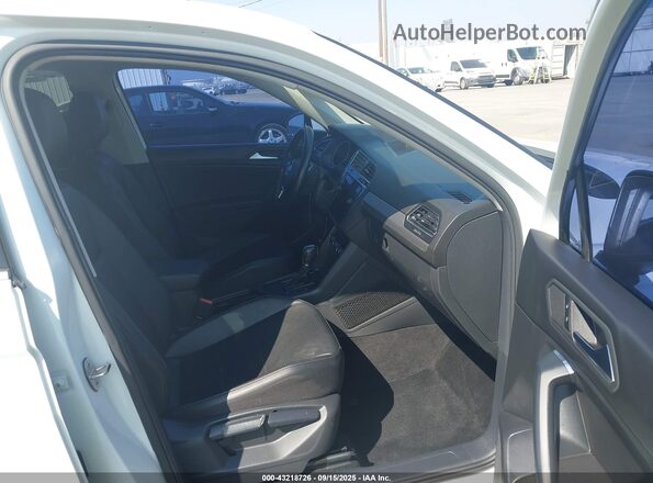 3VV3B7AX3KM027545 2019 VOLKSWAGEN TIGUAN White Widok wnętrza z przodu