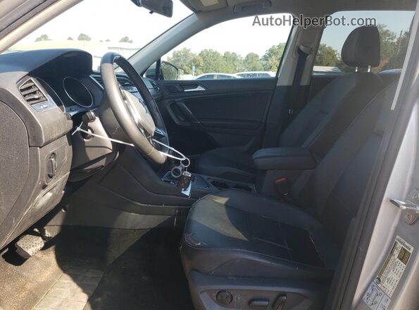 3VV3B7AX3LM046789 2020 VOLKSWAGEN TIGUAN Silver Вид салону спереду