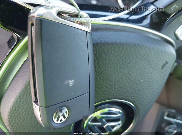 3VV3B7AX3LM087035 2020 VOLKSWAGEN TIGUAN Gray Вид панелі приладів