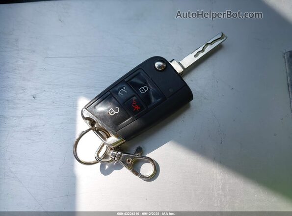 3VV3B7AX3LM139781 2020 VOLKSWAGEN TIGUAN Gray Առջևի վահանակի տեսք